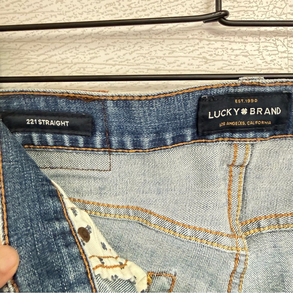 Lucky Brand 221 Straight Leg Jeans Medium Wash Distressed Denim 30x28 Vintage - Picture 11 of 16